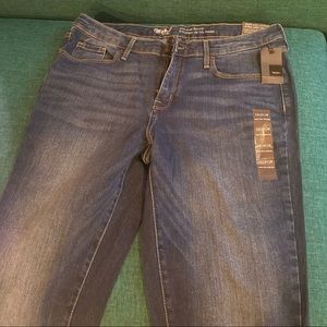 Brand new with tags Mid rise skinny jeans